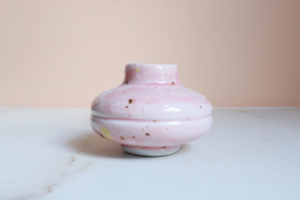 Porseleinen mini vaasje roze