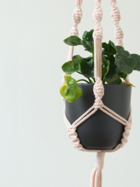 Macramé plantenhanger - peach