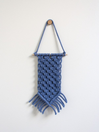 Mini macramé wandkleed Tight blue