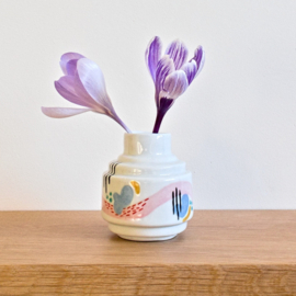 Porcelain vase S with spout - Arty