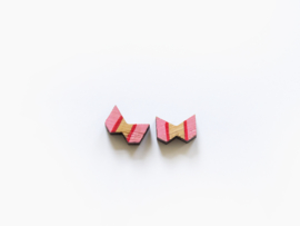 Wooden earstuds pink bow