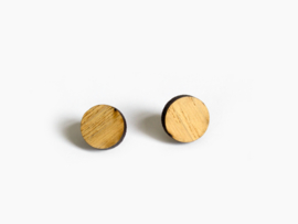 Wooden earstuds circle