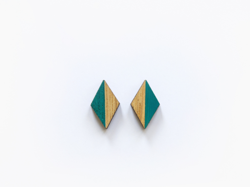 Wooden earstuds aqua diamond