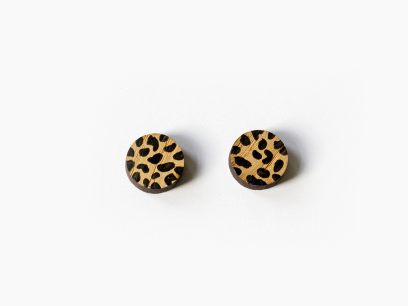 Wooden earstuds Cheetah