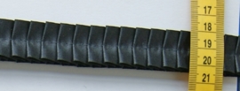Band zwart satijn plisse 2,5 cm breed.