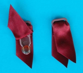 Kousenhouders rood satijn 12 mm (set 4 stuks)