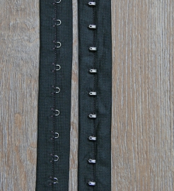 Haak en oog band zwart polyester 2,5 cm breed (sluit blind)