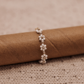 ARMBANDJE FLOWERS WHITE