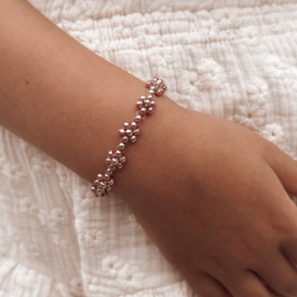 ARMBANDJE FLOWERS METALLIC ROZE