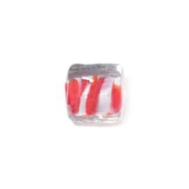 Vierkante, doorzichtige glaskraal met aan de binnenkant rood en wit