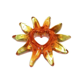 Oranje zon van Acryl met een hart in het midden