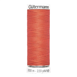 Nr 155 Oranje Gutermann alles naaigaren 200 m.