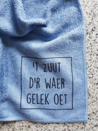 't Zuut d'r waer gelek oet