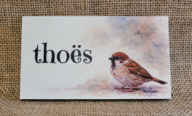 Thoes, houten tekstbordje op schildersezeltje