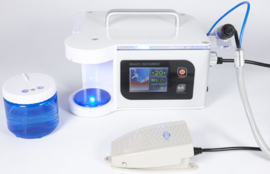 Ambulante pedicureset : R&S GL  natfreestoestel, beensteun, steun voor lampje, opvangschaal,  loupelamp, professionele koffer, 6 delige frezenset, frezendoosje, sprayvloeistof, handstukspray
