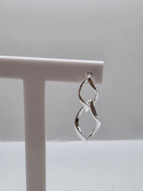 Leuke echt zilveren oorbellen, 2 ringen door elkaar.