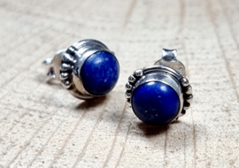 Echt zilveren oorbellen met Lapis Lazuli, rond 7 mm.