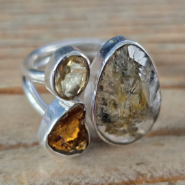 echt zilveren ring met Lodoliet kwarts, citrien en amber. Maat 18.5.