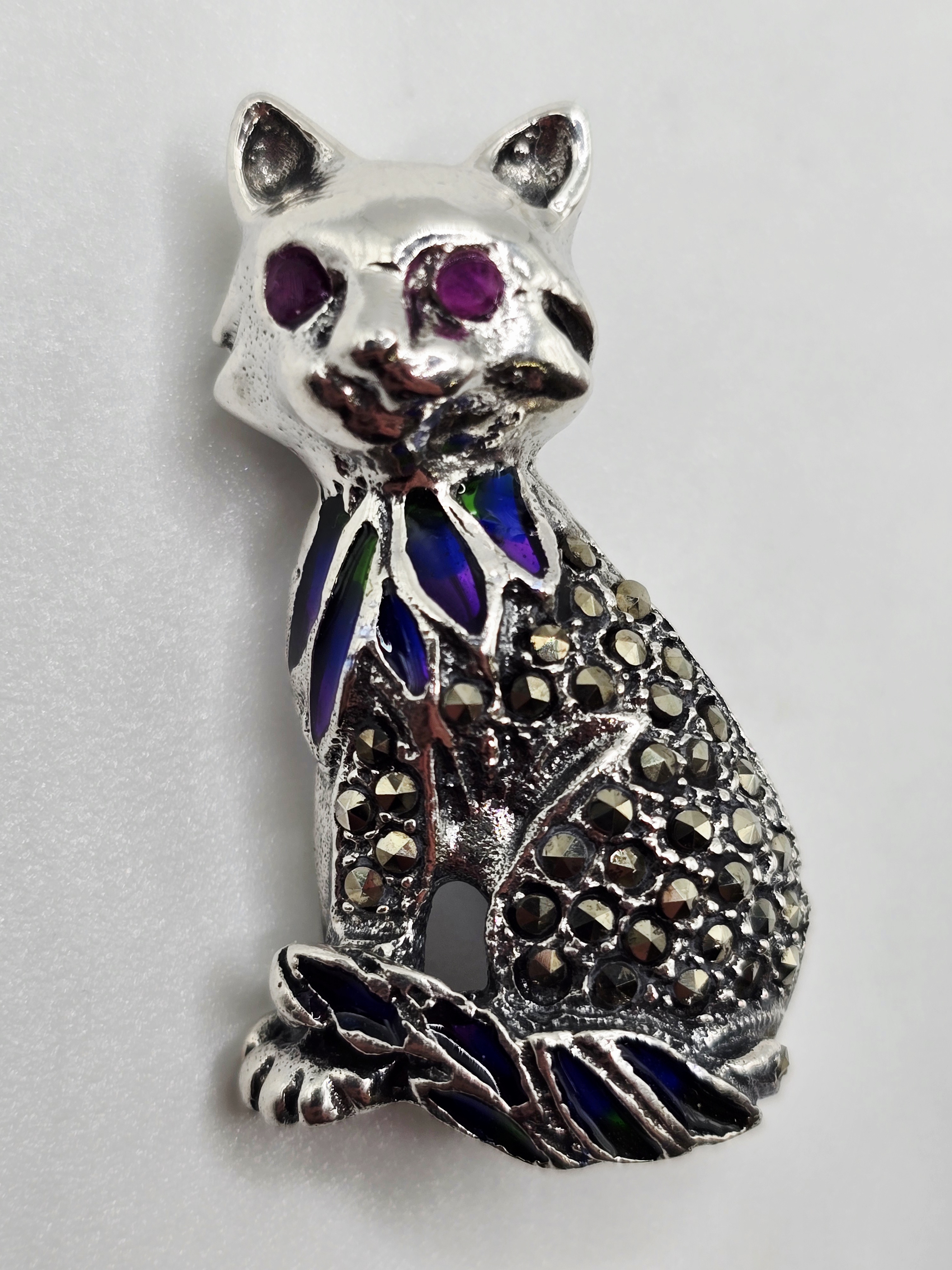 925 zilveren Broche poes met Robijn.