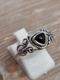 Echt zilveren ring met Onyx maat 16.5