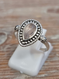 Echt zilveren ring met rozenkwarts maat 16