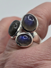 Echt zilveren ring met Labradoriet maat 19