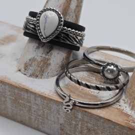 Prachtige ixxxi ring set compleet maat 19.5 en 10 mm 25-247