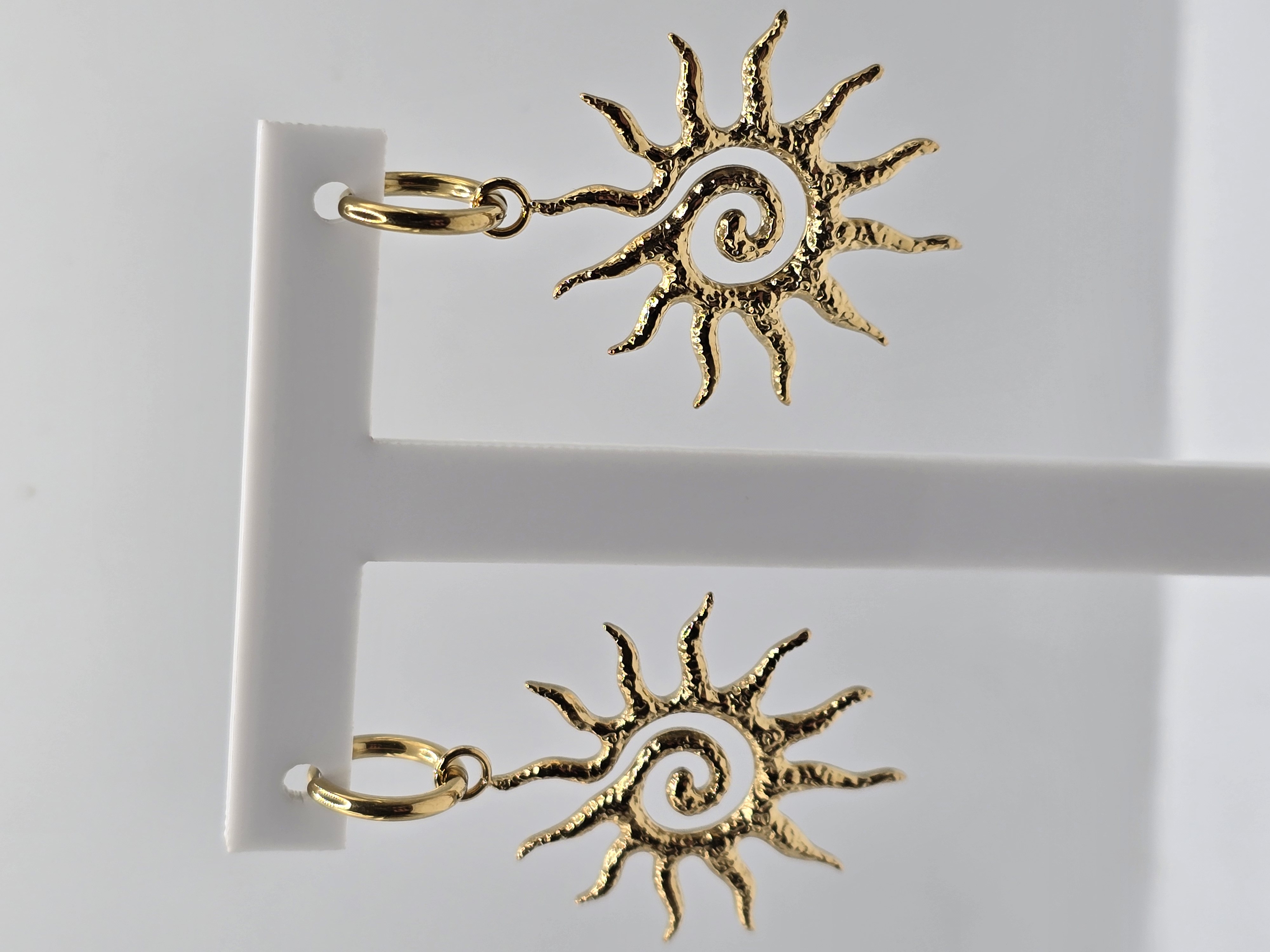 ixxxi Collier met hanger Sol Suave goud.