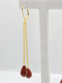 Echt zilveren oorbellen met rode jasper in goud plating