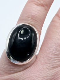 ring echt zilver met zwarte onyx. Maat 17