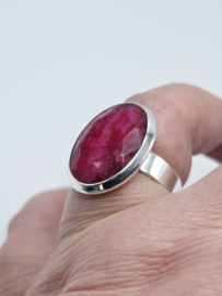 Echt zilveren ring met Robijn steen maat 19