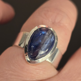 Echt zilveren ring met Kyaniet, maat 19