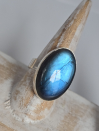 Echt zilveren ring met Labradoriet maat 17