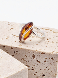 Prachtige echt zilveren ring met Barnsteen, maat 19