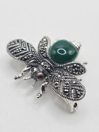 925 zilveren broche, met granaat en groene onyx