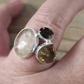 echt zilveren ring Rutielkwarts en rookkwarts. Maat 20.