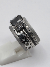 ixxxi ring compleet, maat 17 met limited edition basisring.