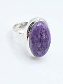 Echt zilveren ring met Charoiet, maat 17