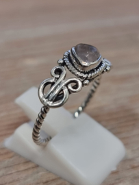 Echt zilveren ring met rozenkwarts maat 17