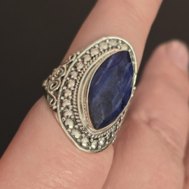 Echt zilveren ring met Saffier, maat 18