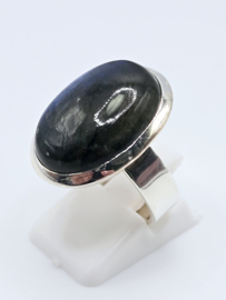Echt zilveren ring met Labradoriet maat 18