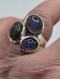 Echt zilveren ring met Labradoriet maat 19
