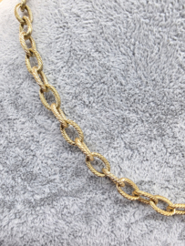 Stainless steel collier, ovaal  schakels bewerkt. 40 plus 7 cm.