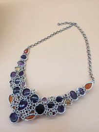 Schitterend collier met o.a. Amethist, Peridoot, Citrien, Granaat, Carneool