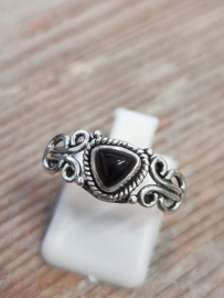 Echt zilveren ring met Onyx maat 16.5