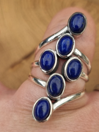 Prachtige echt zilveren ring met Lapis Lazuli.   Maat  20.5.