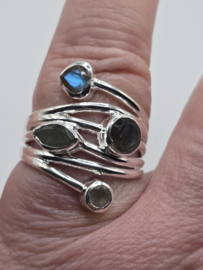 Echt zilveren ring met Labradoriet maat 19.5