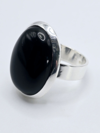 ring echt zilver met zwarte onyx. Maat 17