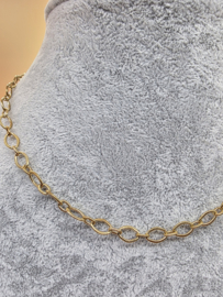 Stainless steel collier, ovaal  schakels bewerkt en glad, 39 plus 7 cm.