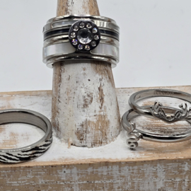 ixxxi ringen set compleet maat 17. 1 basis en 7 vulringen. 25-326